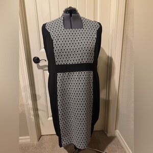 Plus size Black & White Geometric Panel Sheath Dress